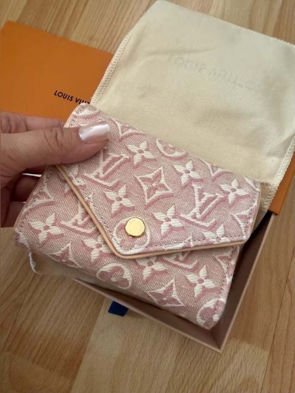 Louis Vuitton Pink & Cream Monogram Compact Wallet - Picture 2 of 13